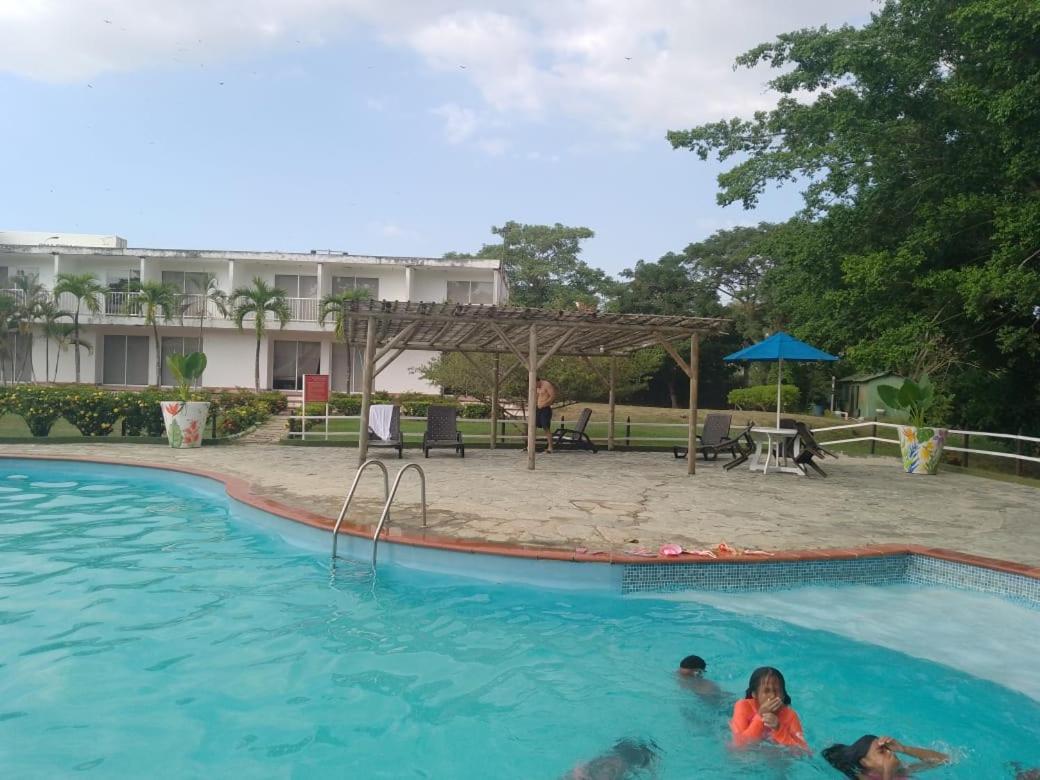 Cartagena Hotel Parador Tropical מראה חיצוני תמונה